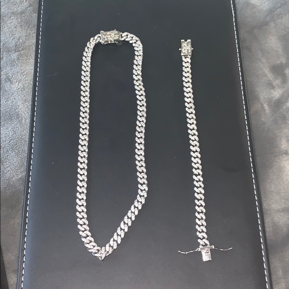 18inch Diamond chain and bracelet - Picture 1 of 4
